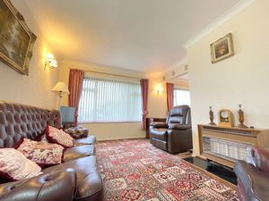 Kirkhurst Close- click for photo gallery